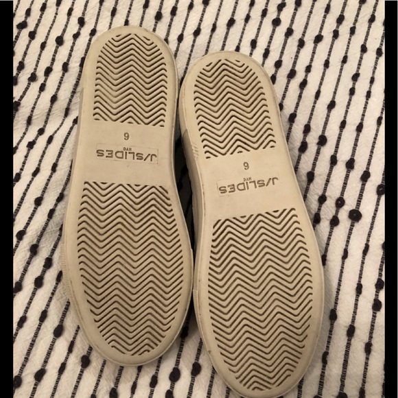 Star slip on runners!🍒 - Picture 4 of 5